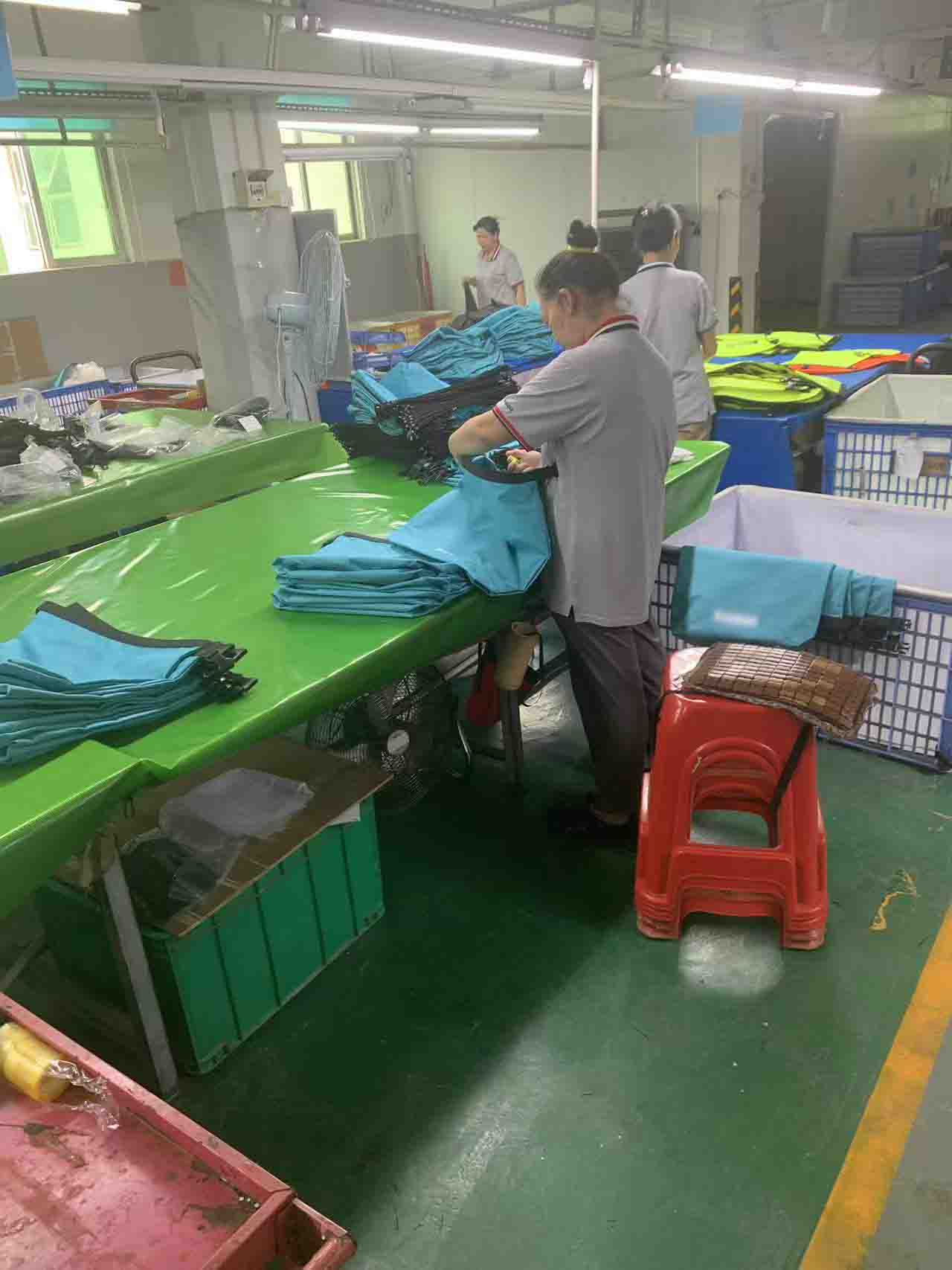 Padrões de controle de qualidade para produção de sacos secos à prova d'água